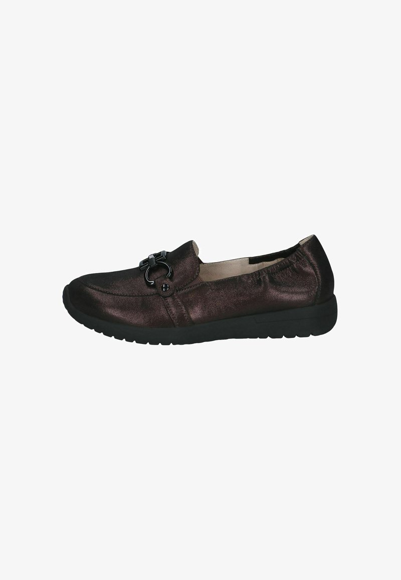 Mocassin en cuir marron foncé sans lacets avec semelle en caoutchouc noire et détail boucle métallique sur le dessus, conçu pour un usage décontracté.