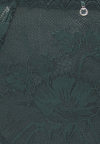 Unausgewählt, tannengrün