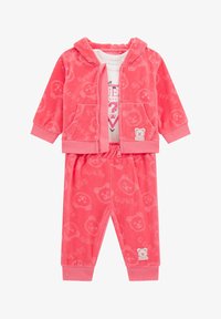 Ausgewählt, fuchsia lipstick