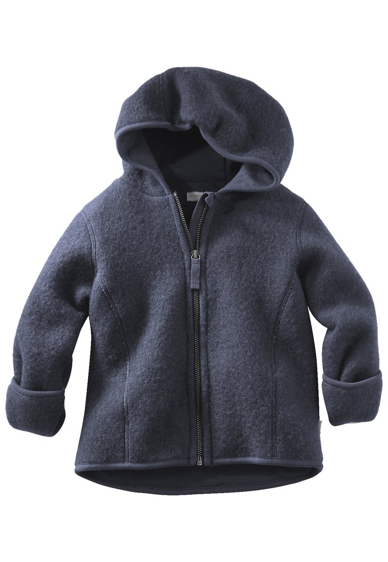 Veste en polaire à capuche navy avec une fermeture éclair complète, des poignets côtelés et une texture douce. Présente des coutures décoratives le long des seams.