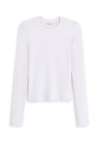 Biała, długosleeve'owa bluzka z ribbowanej tkaniny, z okrągłym dekoltem i bocznymi rozcięciami, wykonana z miękkiego materiału. Prosty design bez wzorów i akcentów.