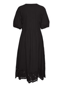 Robe noire en coton avec des manches bouffantes, une taille froncée et un ourlet décoratif découpé au laser avec des motifs floraux.