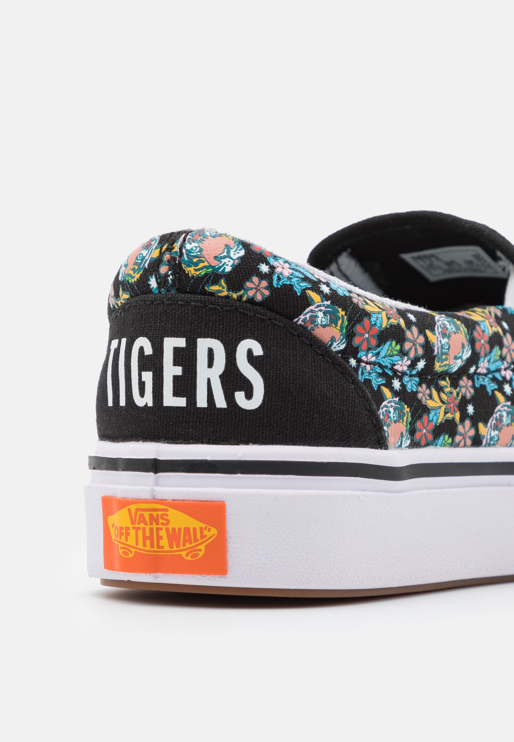 Vans COMFYCUSH - Matalavartiset tennarit - black/musta - Zalando.fi