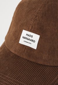 Mads Nørgaard CALLIE - Casquette - desert palm
