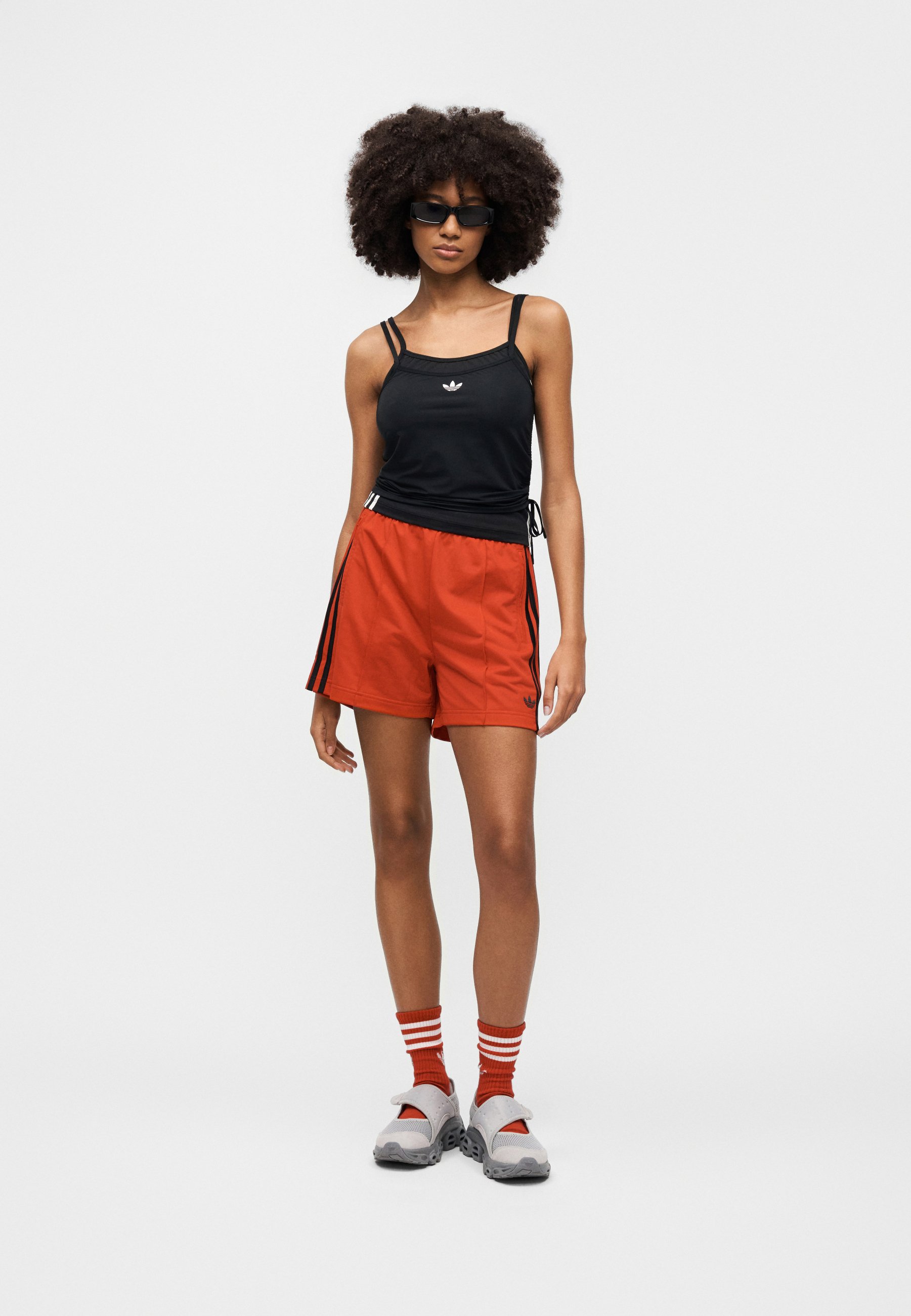 トップス PERVERZE 24SS Off Strap Layered Tank Top トップス PERVERZE 24SS Off Strap Layered Tank Top PERVERZE 24SS