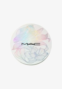 Boîtier rond et compact avec une surface blanche brillante ornée d'un dessin complexe de fleurs aux couleurs arc-en-ciel et du logo MAC en noir.