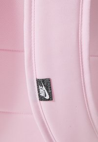 Nike Sportswear HERITAGE UNISEX - Mugursoma - pink foam/white