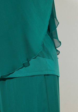 Ulla Popken DOPPELLAGIG V-AUSSCHNITT HALBARM - Blouse - dark green