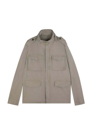 Veste militaire gris clair avec un col haut, quatre poches frontales, épaulettes et une texture de tissu lisse et durable.