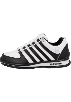 Trainers - white/white/black