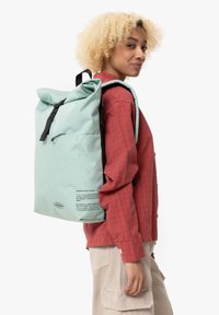 Eastpak UP ROLL - Zaino - storm frost