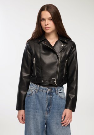 CON CINTURA - Giacca in similpelle - nero
