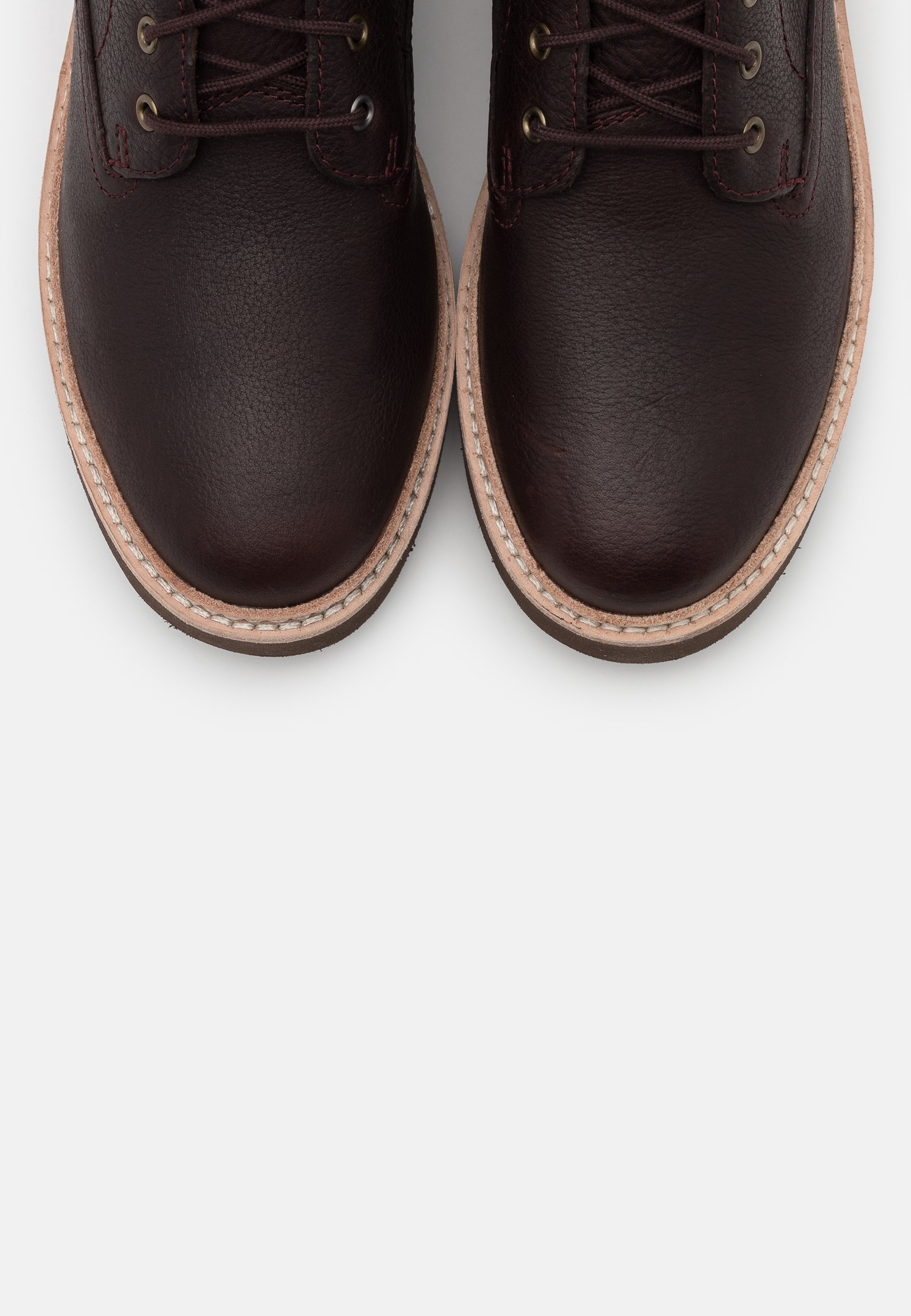 clarks trace pine boots