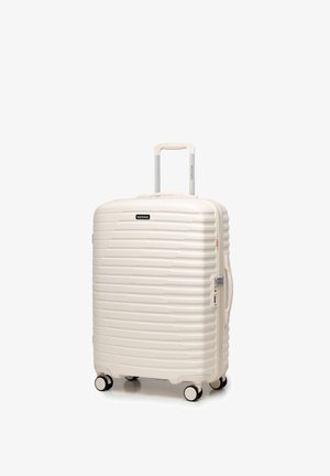 Cremefarbener Hartschalenkoffer mit Teleskopgriff, vier drehbaren Rollen, Seitengriff und eingebautem Zahlenschloss.