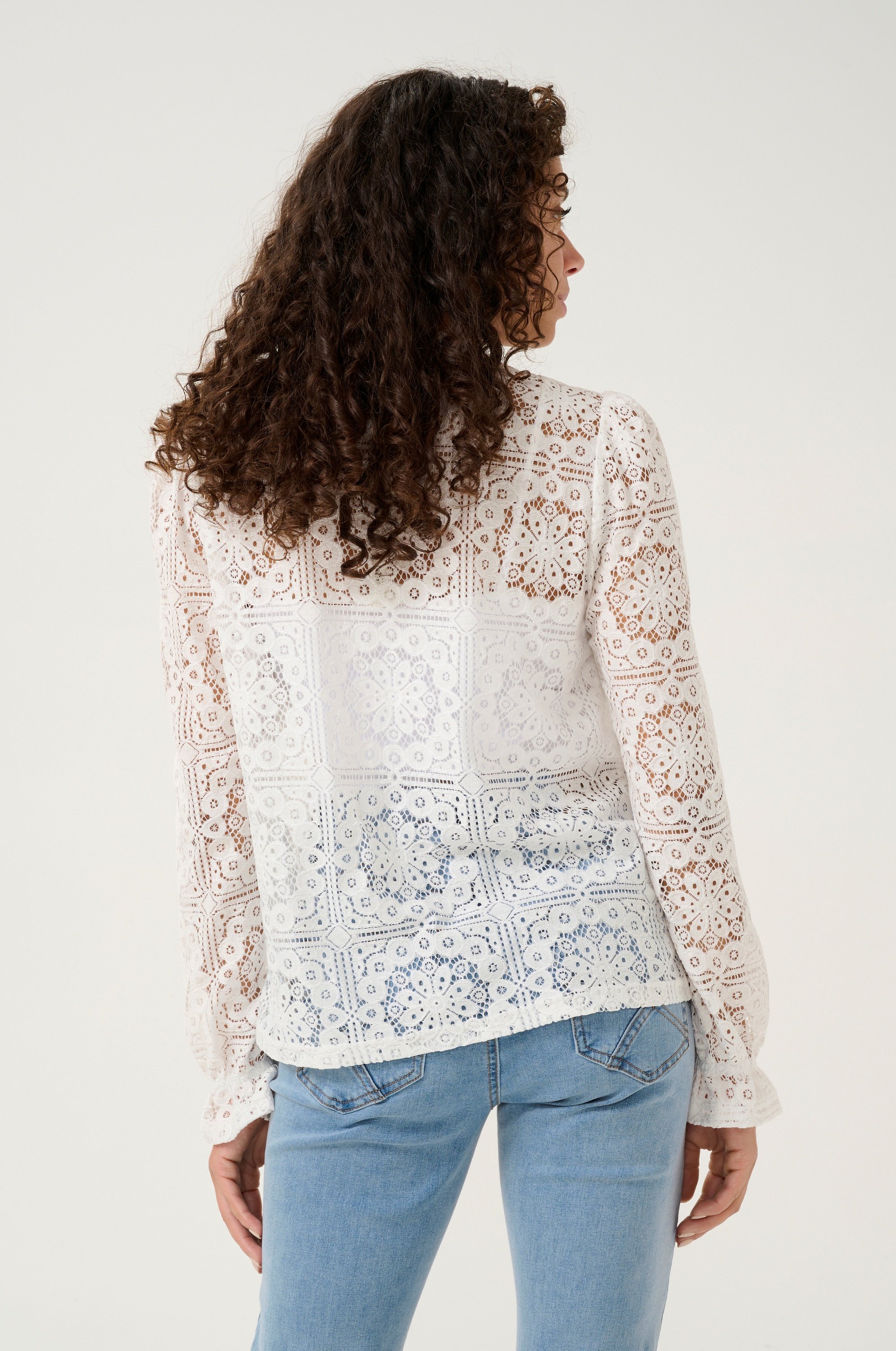 white keyhole blouse long sleeve