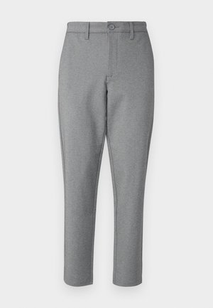 Pantaloni grigi su misura con una texture sottile, taglio dritto e chiusura con bottone frontale. Presentano passanti per la cintura e tasche laterali.