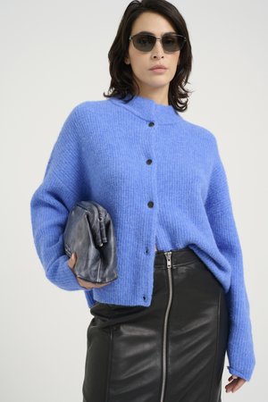 Gestuz ALPHA CARDIGAN - Cardigan - wedgewood