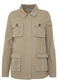 Chaqueta de lona beige con cuello, cierre frontal de botones y dos bolsillos en el pecho. Presenta mangas largas y un ajuste relajado.