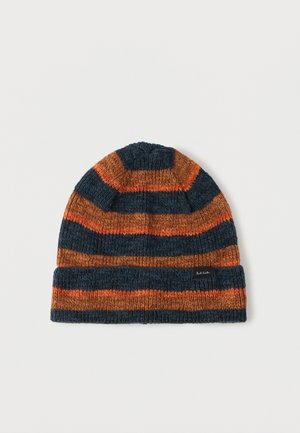 Pleteni beanie s črtami v mornarsko modri, oranžni in rjavi barvi. Ima zloženi rob in majhno črno etiketo na strani. Mehka tekstura.