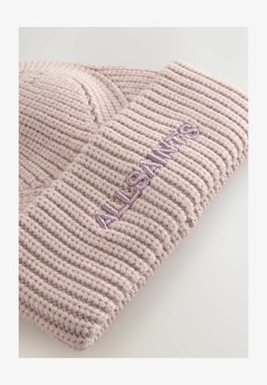 Lys rosa strikket hue med ribbet overflade og et broderet "ALLSAINTS" logo i en matchende nuance på det foldede bærestykke.