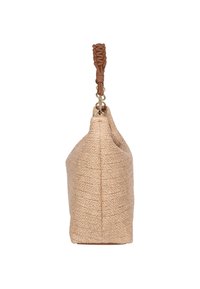 Sac à main tissé beige avec une surface texturée, doté d'une anse en cuir tressé marron clair et de ferrures dorées. Forme angulaire.