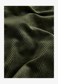 Ausgewählt, khaki green