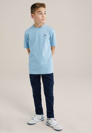 - T-shirt basic