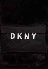 DKNY Denní šaty - schwarz