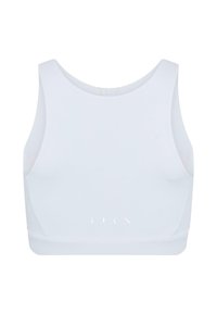 Bijeli sportski crop top od glatkog materijala s okruglim izrezom i širokim trakama, s diskretnim detaljima s logotipom na dnu.