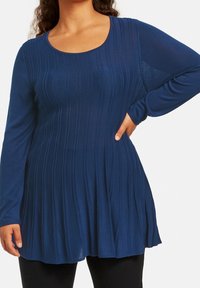 Samoon Sweter