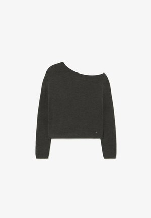Jersey corto de color gris oscuro con escote asimétrico, mangas largas y textura suave. Cuenta con un pequeño detalle de logo en el dobladillo.