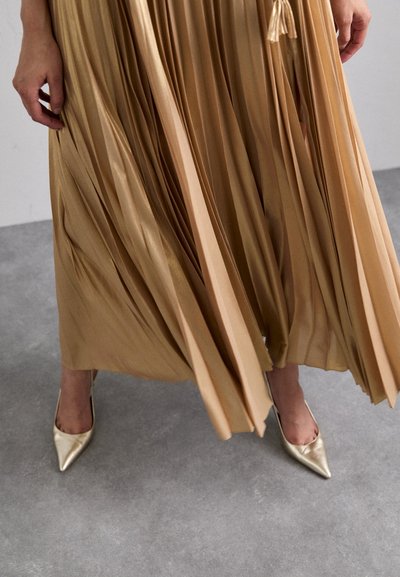 Alice + Olivia TRESA DRESS SLIT - Společenské šaty - gold