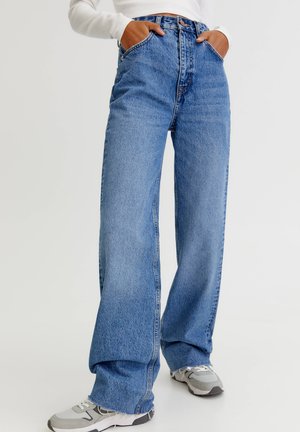 Straight-leg jeans with raw-cut hems - Džíny Straight Fit - light blue