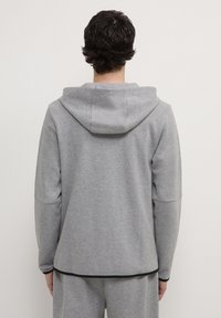 Calliope TECNICA CON CAPPUCCIO - Felpa con zip - grigio