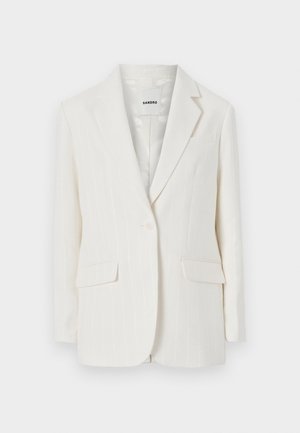 Hvid blazer med fine striber, med reverskrave, enkeltknaps lukning og to forlommer. Glat stof med en subtil glans.