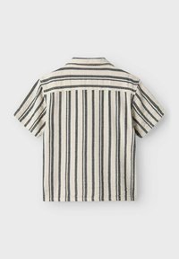 Camicia a maniche corte con motivo a righe orizzontali blu navy e crema; texture intrecciata; colletto; taglio dritto; la vista posteriore mette in evidenza i dettagli del tessuto.