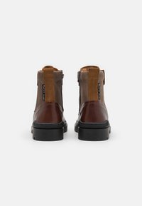 Pepe Jeans Botki sznurowane
