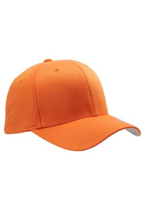 Oransje baseballcaps laget av stoff, med strukturert design, buet skjerm og sømdetaljer. Den har en liten hvit logoaktsent.