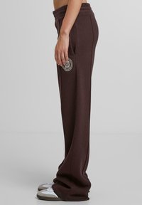 PROHIBITED CAMDEN  - Pantaloni sportivi - brown