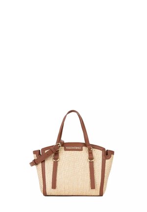 Beige gewebte Handtasche mit braunen Ledergriffen, Besatz und verstellbarem Schulterriemen, mit einer goldenen Valentino-Logo-Plakette.