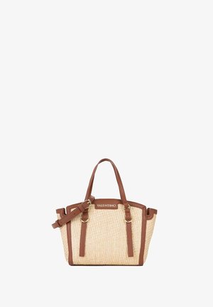 Bolso de mano beige tejido con asas de cuero marrón, ribete y correa de hombro ajustable, con placa dorada con el logotipo de Valentino.