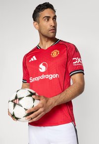 adidas Performance MANCHESTER UNITED HOME AUTHENTIC - Sporto klubų atributika - red