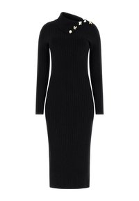 Czarna sukienka z prążkowanego dzianiny, z wysokim kołnierzem, długimi rękawami i ozdobnymi detalami na ramionach. Dopasowana sylwetka o długości do kolan.