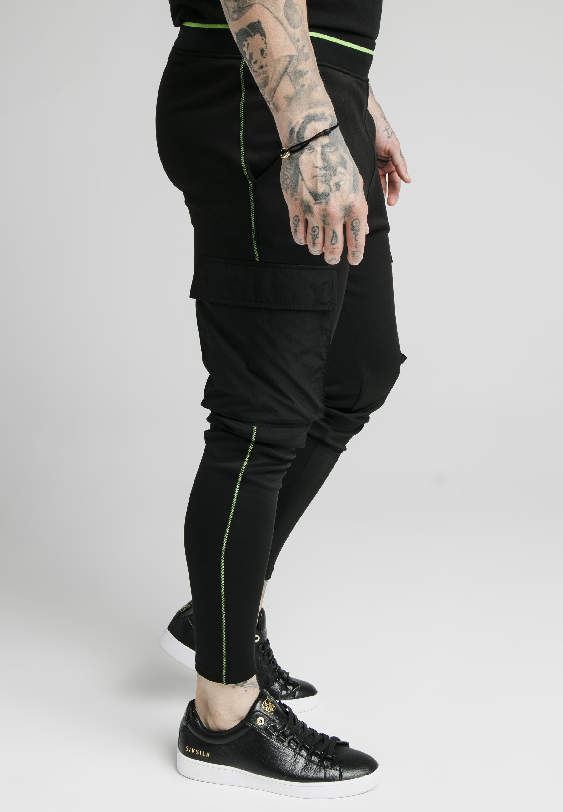 SIKSILK ADAPT CRUSHED PANT - Pantalones cargo - black/negro - Zalando.es