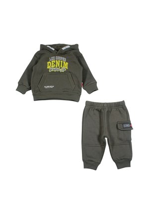 Sweat à capuche vert foncé pour tout-petits avec poche frontale et pantalon assorti avec poche latérale, les deux arborant la marque Lee Cooper et des poignets élastiques.