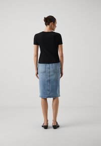 GAP MOD CROP TEE - T-shirt imprimé - black
