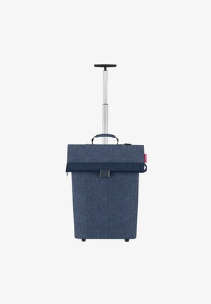 Bolso de ruedas con patrón de espiga azul, equipado con un mango telescópico, un mango superior para llevar y un cierre con cremallera. Presenta una base robusta y detalles elegantes.