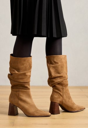 Boots med høye hæler - basket camel