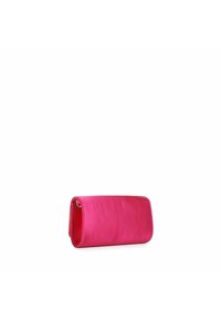 Lyserød satin clutch-taske med en glat tekstur, rektangulær form og en metalstang i siden. Kompakt design, der er velegnet til formelle begivenheder.