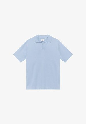 Jasnoniebieska koszulka polo wykonana z miękkiego materiału. Posiada krótki kołnierzyk i rozcięcie w kształcie litery V. Krótkie rękawy i prosty krój dołu.